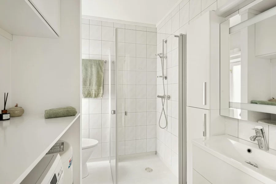 bí quyết chọn gương nhà tắm 2024